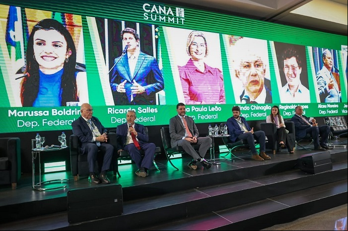 político mediado pelo vice-presidente da CNA, José Mário Schreiner, com parlamentares