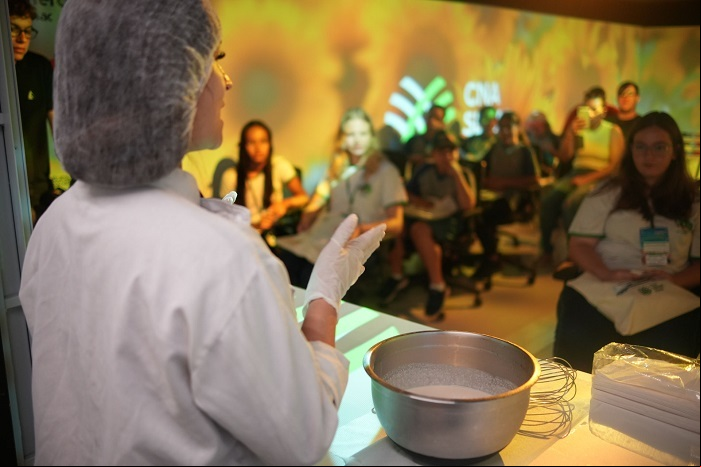 Cozinha experimental da Carreta Agro Pelo Brasil