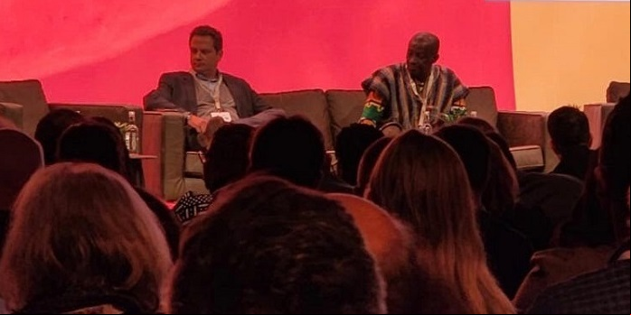 Guilherme Moura durante apresentação em