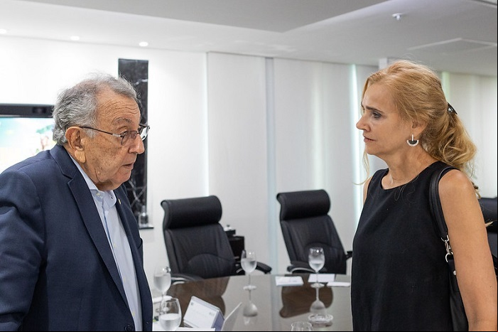 JM E EMBAIXADORA