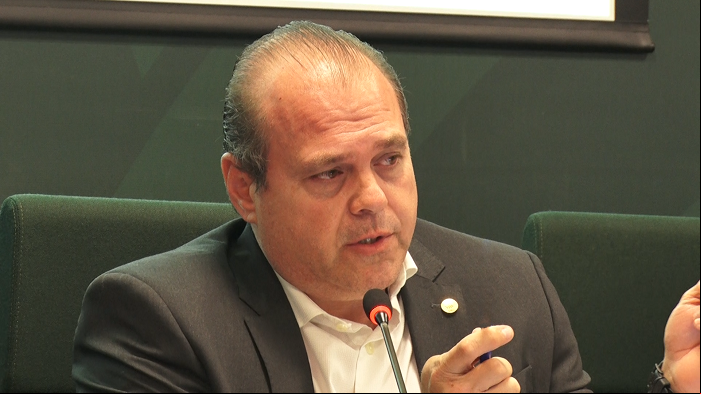 Marcelo Bertoni conduz reunião da Comissão Nacional de Assuntos Fundiários na CNA