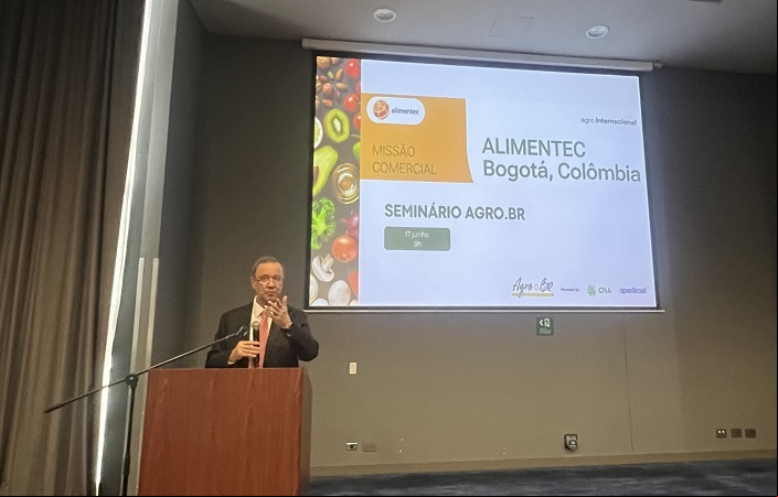 Embaixador Paulo Estivallet de Mesquita
