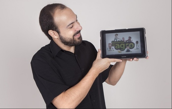 Turminha do Agro foi criado como uma roposta multimídia que engloba jogos digitais educativos, cartilhas, oficinas lúdicas para crianças, pais e professores que atuam em escolas da zona rural e urbana